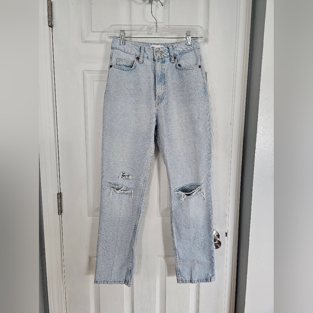 Zara High Rise Ripped Light Wash Straight Leg Mom Jeans Size 2 - Picture 2 of 5
